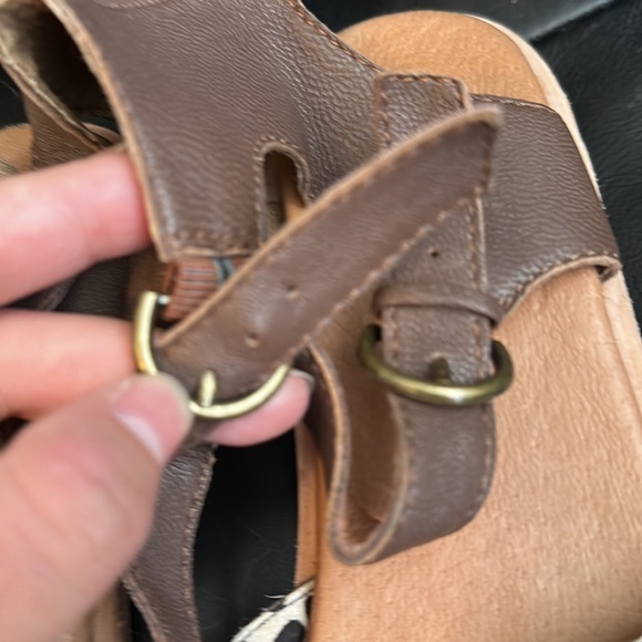 Real Leather and Suede Cheetah Sandals - Picture 4 of 11